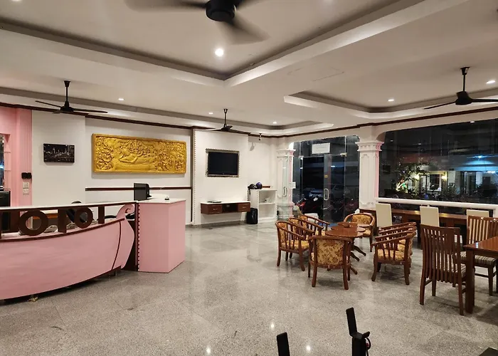 Hollywood Inn Love Patong