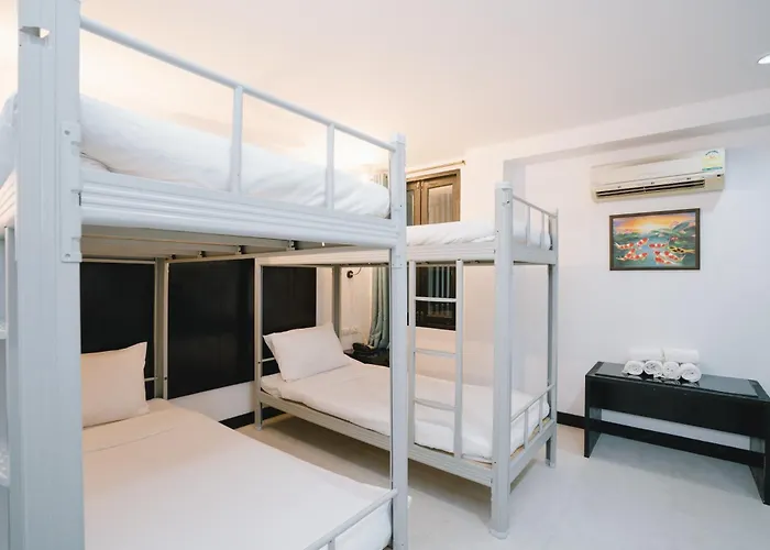 Noble House Patong Hotell