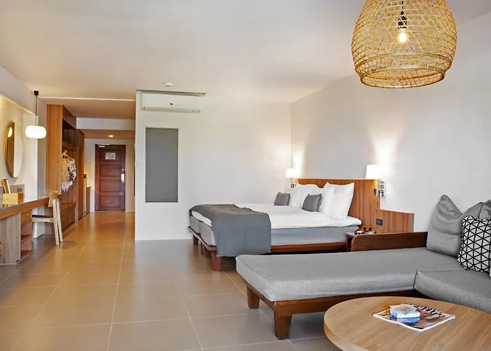 Sunwing Kamala Beach