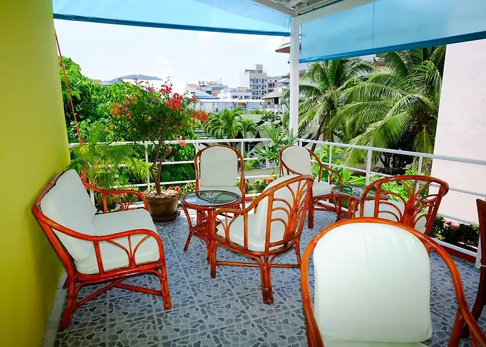 Adonis Guest House Patong