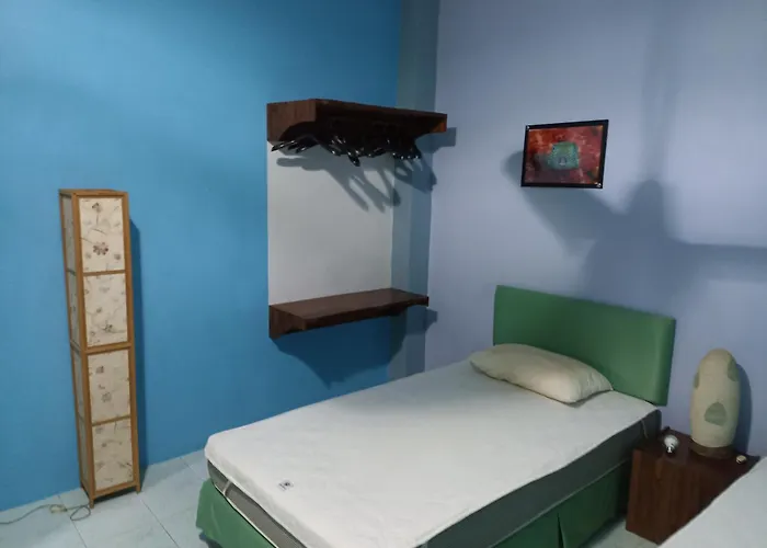 Adams House Hotel Patong