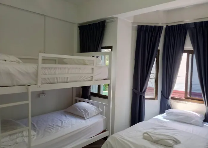 Montana Hotel & Hostel Phuket Karon
