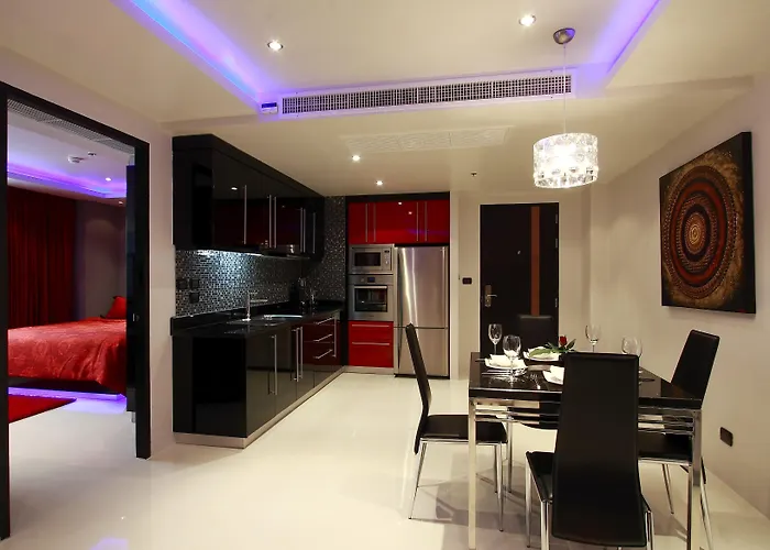 Absolute Bangla Suites Patong