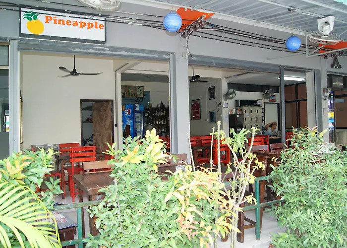 Pineapple Guesthouse Karon