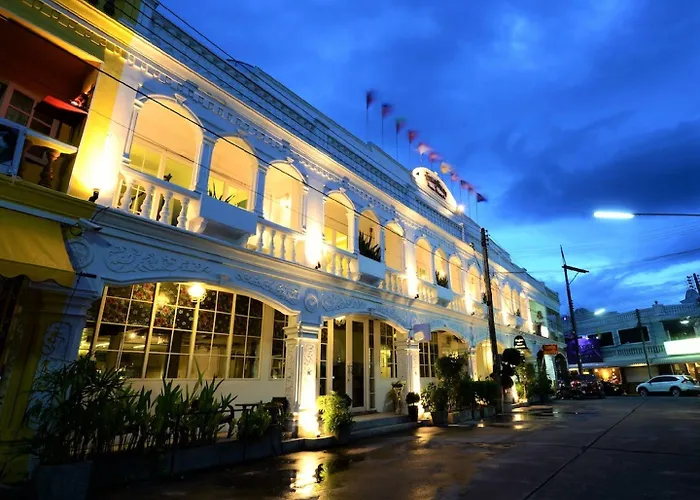 Boutique Baan Phuanda Phuket Hotel