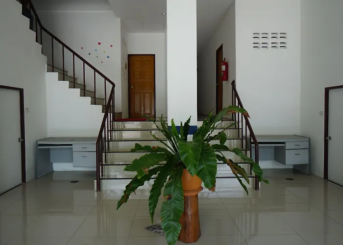 Phuthara Hostel Phuket