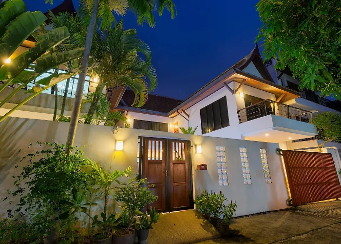 Boutique Kata Pool Apartments