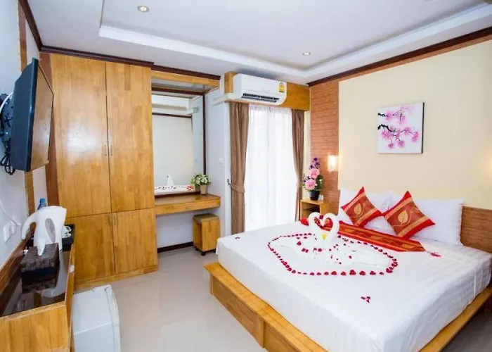 Oyo 996 Phunara Residence Patong