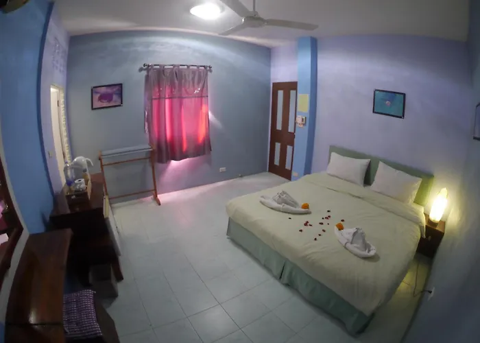 Adams House Hotel Patong