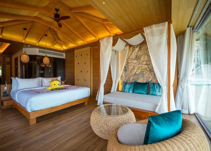 Boutique Sinae Phuket Luxury Hotel