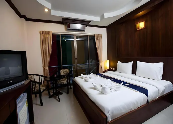 Triple Rund Place Hotel Patong