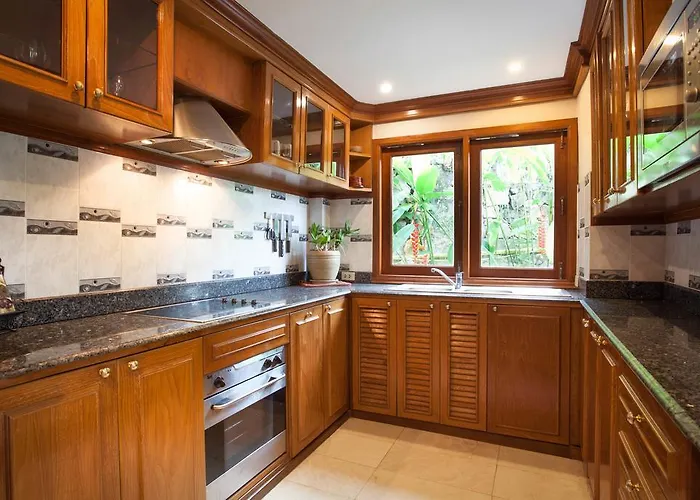 Baan Yin Dee Villa Patong