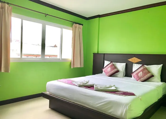 Hollywood Inn Love Patong
