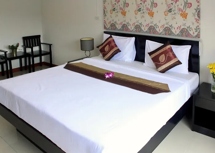 Naiharn Retreat Resort Nai Harn