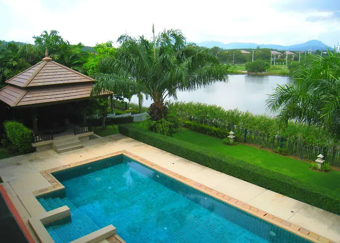 Baan Suksabai Villa By Pips Phuket