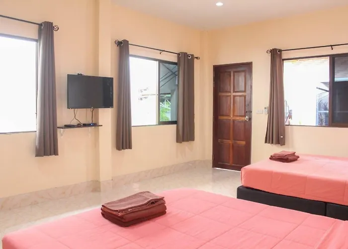 Ferienwohnung Sirikul Mansion Nai Yang Beach