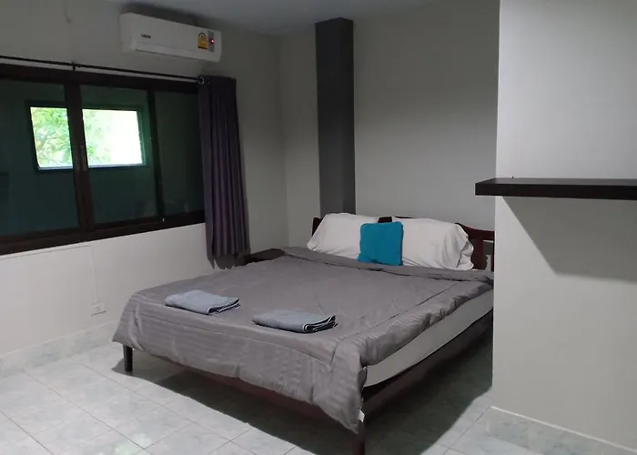 Nit Guest House Kata Beach 