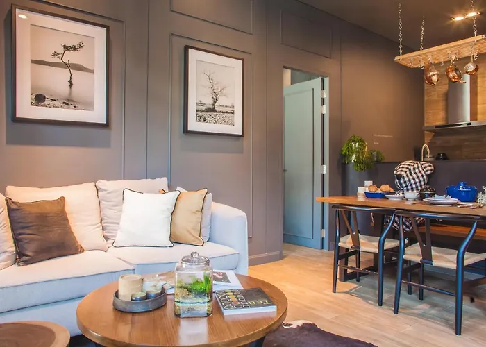 Boutique Saturdays Residence - 1 Bedroom Service Apartment Rawai